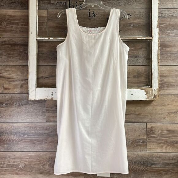 Lorraine Vintage Ladies House Dress Gown, Embroidered Floral Pattern,Light Pink - Picture 5 of 10